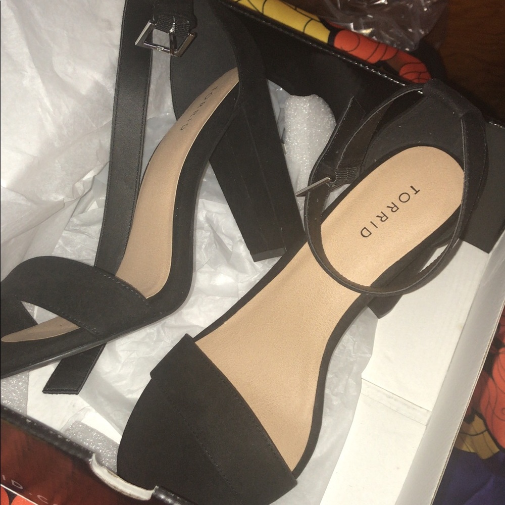 Black ankle strap heel sandal